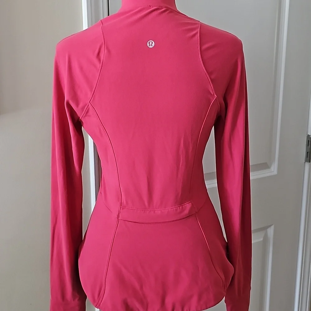 350. Lululemon The Ease Jacket - Picture 6 of 12